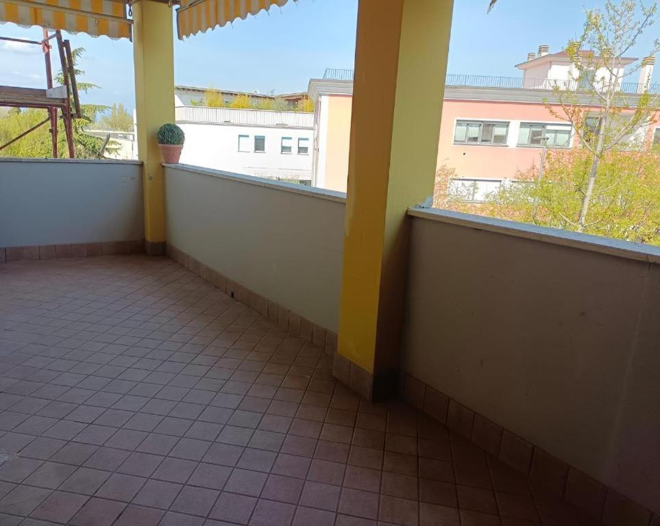 La Lanterna - Appartamenti In Residence Con Piscina Desenzano del Garda Eksteriør billede