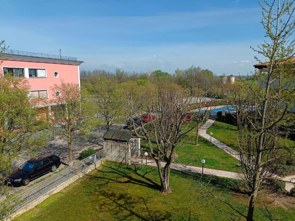La Lanterna - Appartamenti In Residence Con Piscina Desenzano del Garda Eksteriør billede